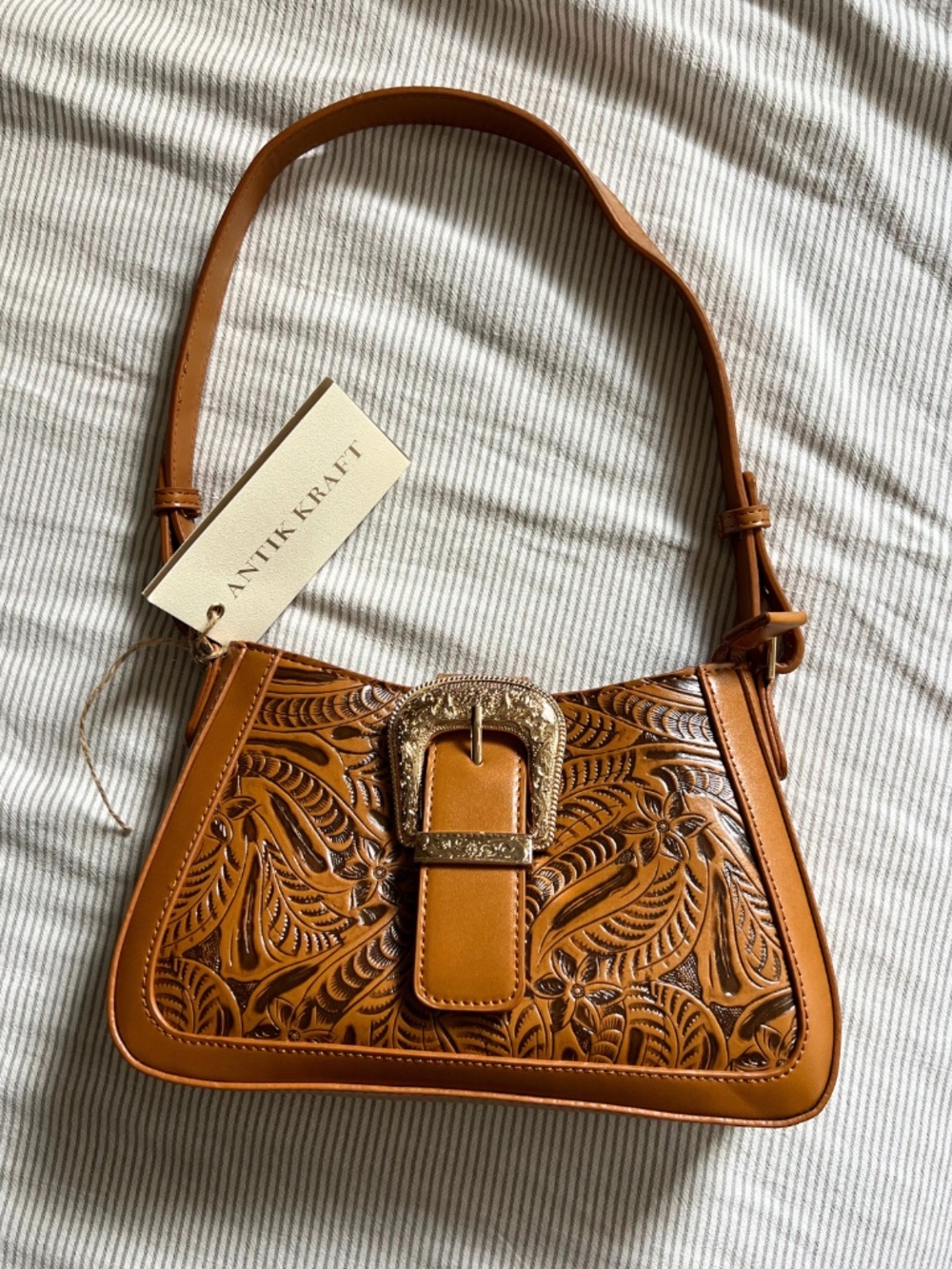 Antik Kraft NWT western-inspired shoulder purse with buckle
